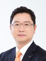 일동제약 윤웅섭 부회장 회장으로, 일동홀딩스 박대창 부회장도 회장 승진